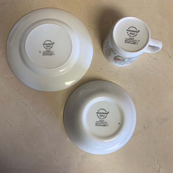 Wedgewood Peter Rabbit 3-pc Dish Set - Picture 3 of 4